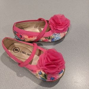 🐥 Toddler Size 5 Cherokee Shoes